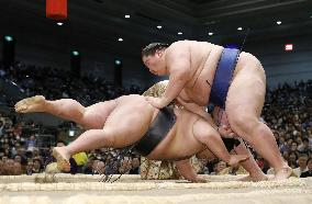 Sumo: Spring Grand Sumo Tournament