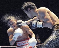 Kameda defeats Denkaosen to claim WBA flyweight title