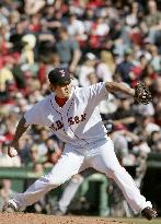 Matsuzaka gets 7th straight win as Boston sweep Brewers