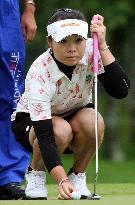 China's Zhang moves into sole lead at AXA Ladies