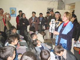 Iraqi children get message of peace from Japan