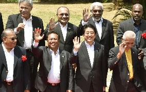 Abe vows more than 55 bil. yen to Pacific island nations over 3 yrs
