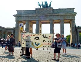 Protesters in Berlin urge Japan to resolve 'sex slave' issue