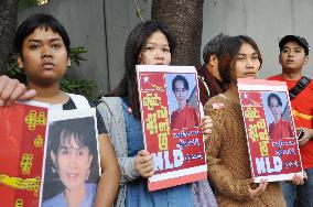 Members of Myanmar's opposition NLD rally in Tokyo ahead of election