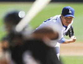 Los Angeles hurler Kuroda starts exhbn match with Chicago