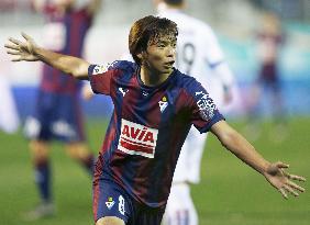 Lively Inui opens La Liga account