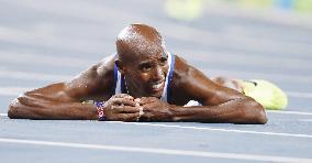 Olympics: Farah wins men's 10,000