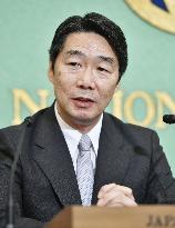 Ex-top bureaucrat urges Abe to personally address favoritism claims