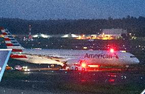 Plane strays onto defunct taxiway before takeoff at Narita