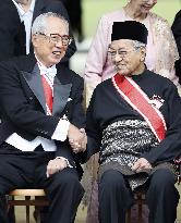 Mahathir receives Japanese decoration