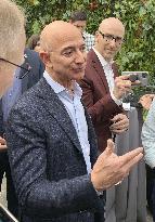 Amazon CEO Bezos