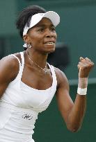 Venus Williams advances to semifinals