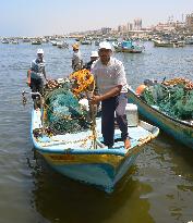 Palestinians hope to fish without restrictions