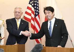 Japan, U.S. defense chiefs