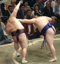 Hokutoriki beats Miyabiyama