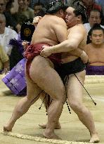 Asashoryu remains unbeaten at Nagoya sumo tourney