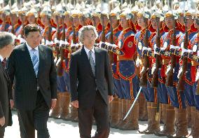 Prime Minister Koizumi in Mongolia