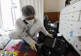 Evacuees visit homes within 3 km of Fukushima plant for 1st time