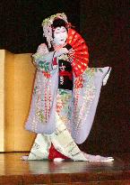 Kabuki actor Ganjiro performs in India