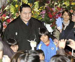 Sumo champ Asashoryu stays mum on allegation of violence