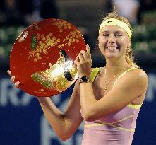 Sharapova wins Toray title as Jankovic retires