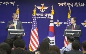 S. Korea, U.S. defense chiefs agree to deepen info sharing with Japan