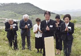 Japanese visit graves in N. Korea of kin who died at end of WWII