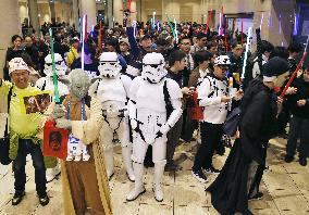 New Star Wars film begins showing in Japan