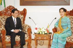 Japan's Kishida meets Suu Kyi, expresses full support for new gov't
