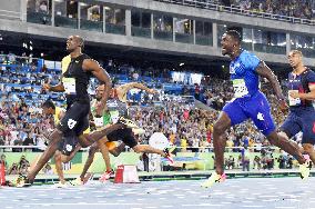 Olympics: Bolt completes unprecedented 100m three-peat