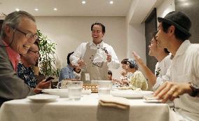 Tokyo's dementia restaurant serves up "unforgettable" experience