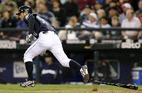 Mariners' Ichiro sets new 3,087 career-hits record