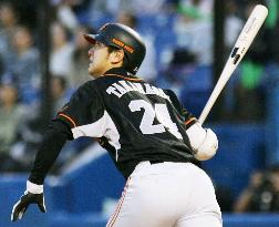 Y. Takahashi hits leadoff homer
