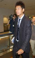 Striker Hirayama sets off for Feyenoord trial
