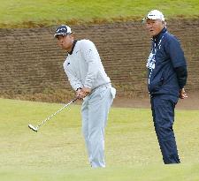 Matsuyama plays British Open practice round