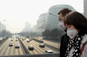 Vehicle restrictions in smog-hit Beijing
