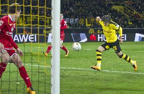 Kagawa strikes for Dortmund