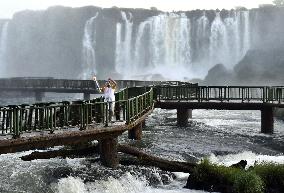 Olympic torch arrives at Iguazu Falls