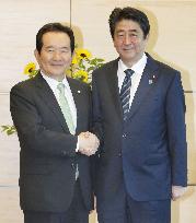 S. Korea's parliament speaker meets with Japanese PM Abe