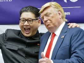 Trump, Kim look-alikes in Singapore