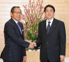 Indonesia-Japan friendship group leader meets Abe