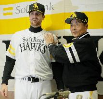 Former MLB pitcher Houlton joins Hawks