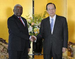Fukuda talks with Mozambique's President Guebuza