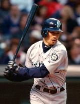Mariners' Ichiro goes 4-for-5 against Indians