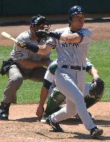 (1)Matsui hits 12th homer against Athletics