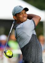 Woods plays in 3rd round of Wyndham Championship