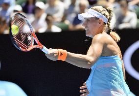 Tennis: Kerber cruises to 3rd-round victory