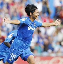 Soccer: Shibasaki's stunning volley nets opener in loss to Barca