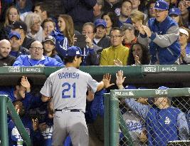 Dodgers high five Darvish