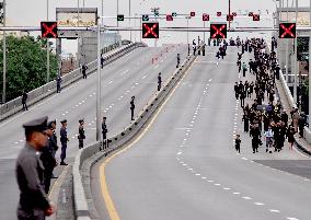 Thais gather in Bangkok ahead of King Bhumibol's cremation